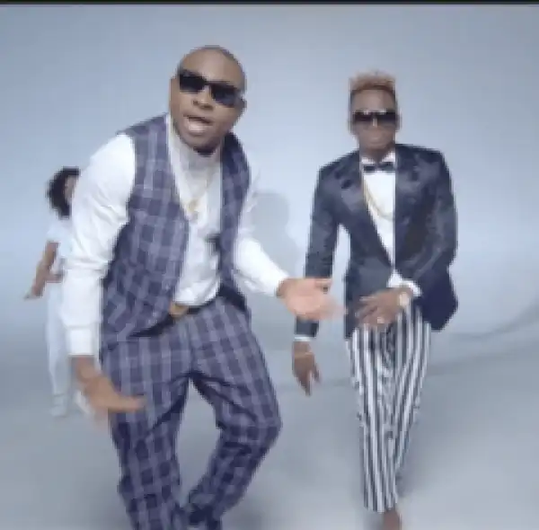 Davido Invites Diamond Platnumz On Stage During 30 Billion Concert In Tanzania